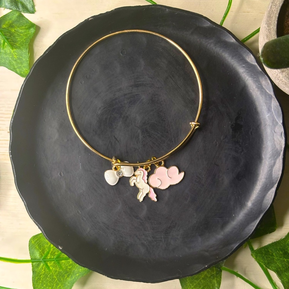 ⭐️Cute gold adjustable handmade charm bracelet⭐️